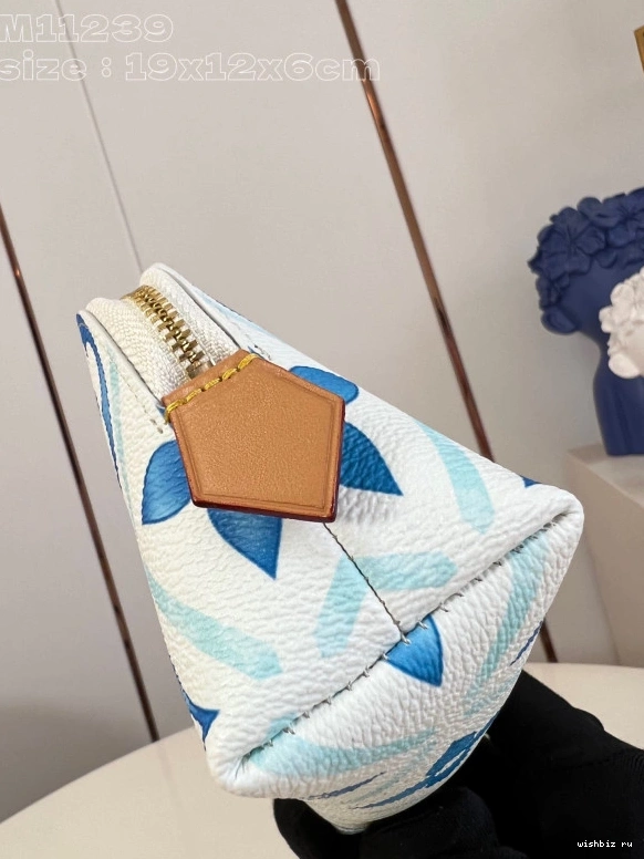 WIS Louis Pochette PM Vuitton Cosmétique 0312